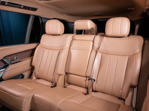 Used 2024 Land Rover Range Rover Long Wheelbase SE image 16