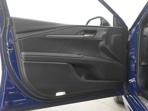 Used 2025 Toyota Camry XSE image 18