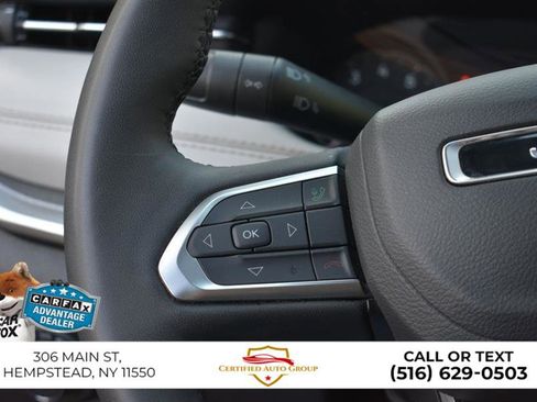 Used 2025 Jeep Compass Limited AWD/4WD image 16