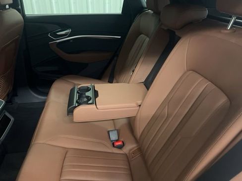 Used 2021 Audi e-tron Premium Plus w/ Premium Plus Package image 16
