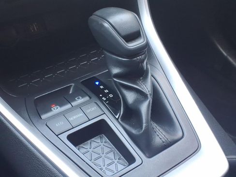 Used 2023 Toyota RAV4 LE FWD image 27