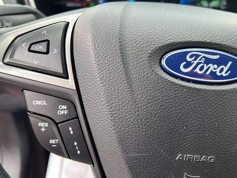 Used 2019 Ford Fusion SE FWD image 10