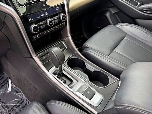 Used 2022 Subaru Ascent Limited w/ Technology Package AWD/4WD image 19