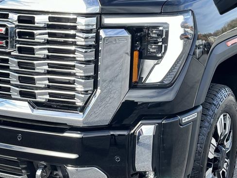 New 2026 GMC Sierra 2500 Denali w/ Denali Reserve Package image 12