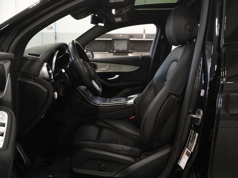 Used 2022 Mercedes-Benz GLC 300 4MATIC Coupe image 2