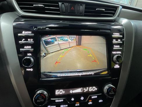 Used 2021 Nissan Murano SV AWD/4WD image 18