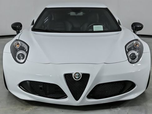 Used 2015 Alfa Romeo 4C Coupe w/ Leather Interior Group RWD image 4