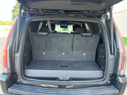 Used 2015 Cadillac Escalade Platinum AWD/4WD image 19