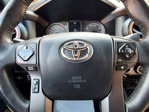 Used 2017 Toyota Tacoma TRD Off-Road image 13