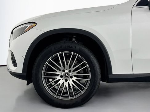 New 2026 Mercedes-Benz GLC 300 4MATIC image 9