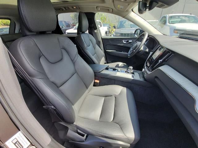 Used 2025 Volvo XC60 B5 Plus AWD/4WD image 26