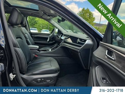 Used 2022 Jeep Grand Cherokee Limited 4xe w/ Luxury Tech Group II AWD/4WD image 4