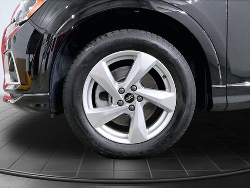 Used 2022 Audi Q3 2.0T Premium w/ Convenience Package AWD/4WD image 9