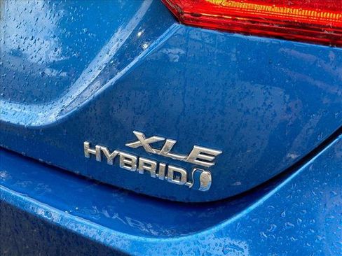 Used 2019 Toyota Camry XLE FWD image 17