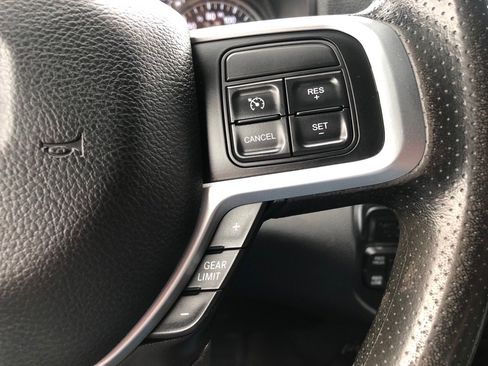 Used 2021 RAM 2500 Big Horn image 38