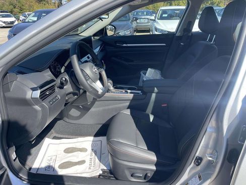 New 2025 Nissan Altima 2.5 SR w/ SR Premium Package image 17