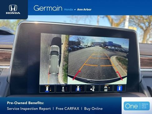 Used 2024 Chevrolet Suburban Z71 w/ Luxury Package AWD/4WD image 32