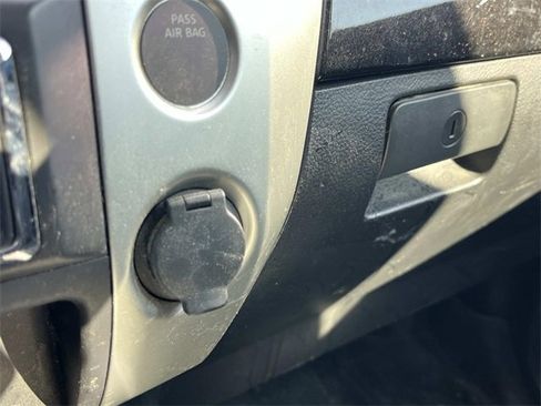 Used 2019 Nissan Titan SV w/ SV Convenience Package image 30