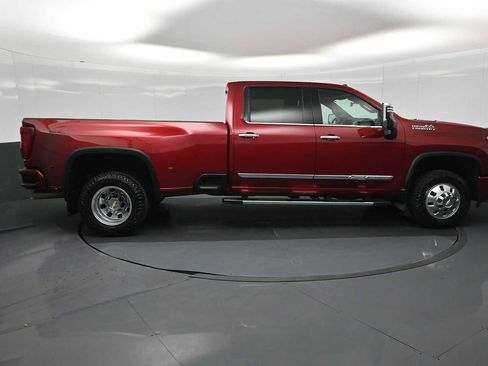 Used 2024 Chevrolet Silverado 3500 High Country w/ Technology Package image 9