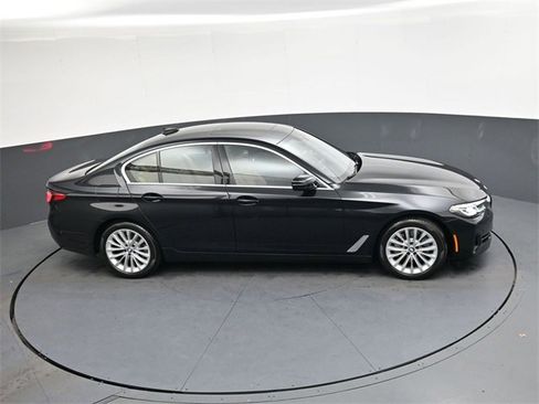 Used 2022 BMW 530i w/ Premium Package image 18