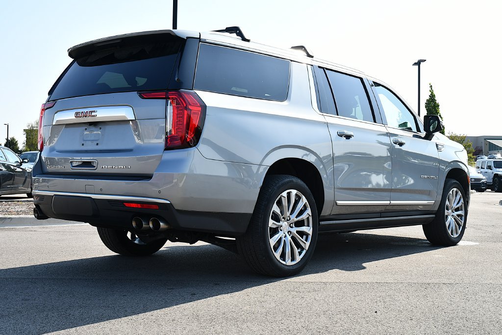 Used 2024 GMC Yukon XL Denali AWD/4WD image 10