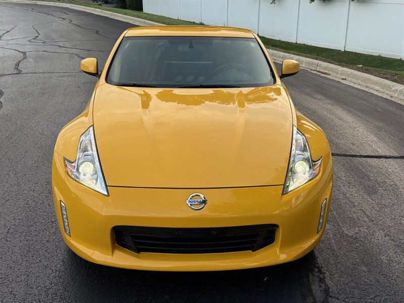 Used 2017 Nissan 370Z Coupe RWD image 22