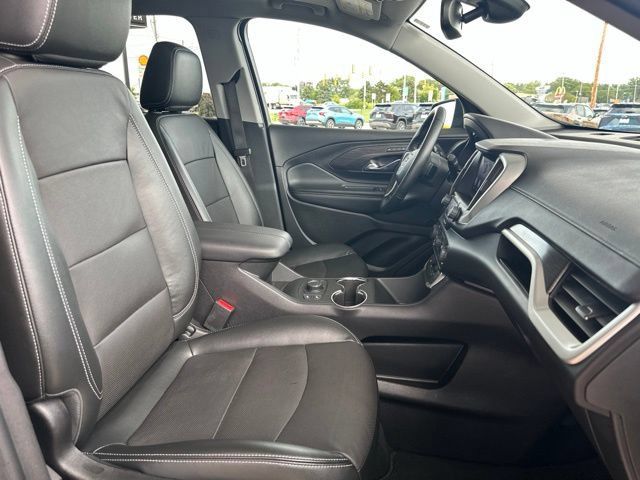 Used 2024 GMC Terrain SLT AWD/4WD image 18