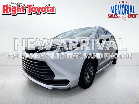 Used 2021 Toyota Sienna LE FWD image 1
