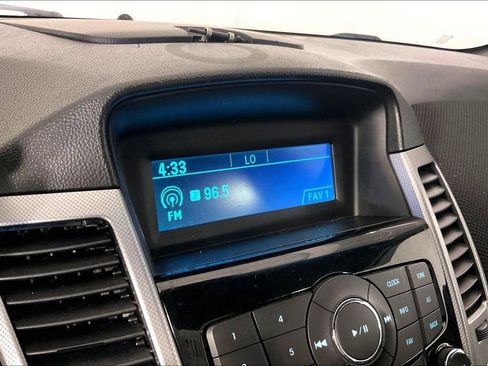 Used 2011 Chevrolet Cruze LTZ FWD image 27