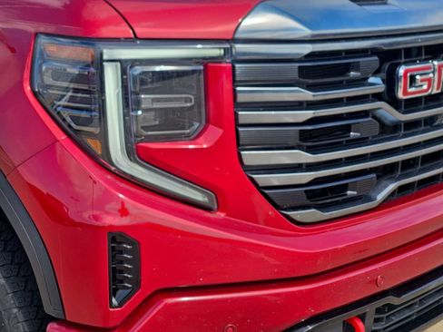 Used 2024 GMC Sierra 1500 AT4 w/ Technology Package AWD/4WD image 11