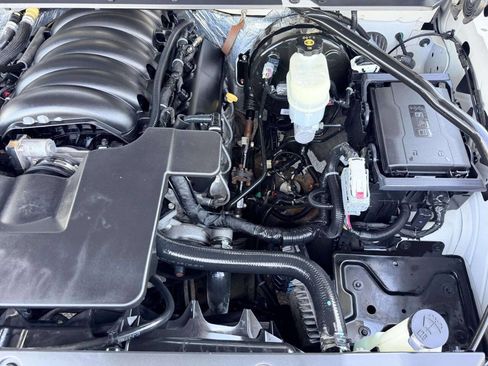 Used 2017 Chevrolet Tahoe Premier AWD/4WD image 19