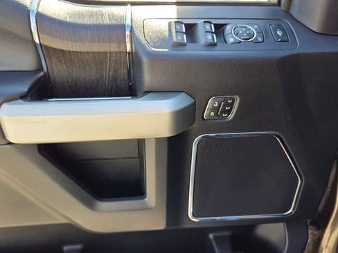 Used 2021 Ford F250 Lariat w/ Chrome Package image 32