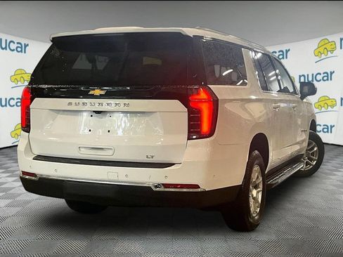 Used 2025 Chevrolet Suburban LT AWD/4WD image 6