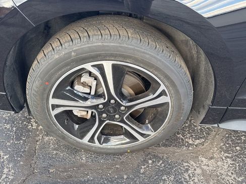 Used 2022 Ford Edge ST image 37