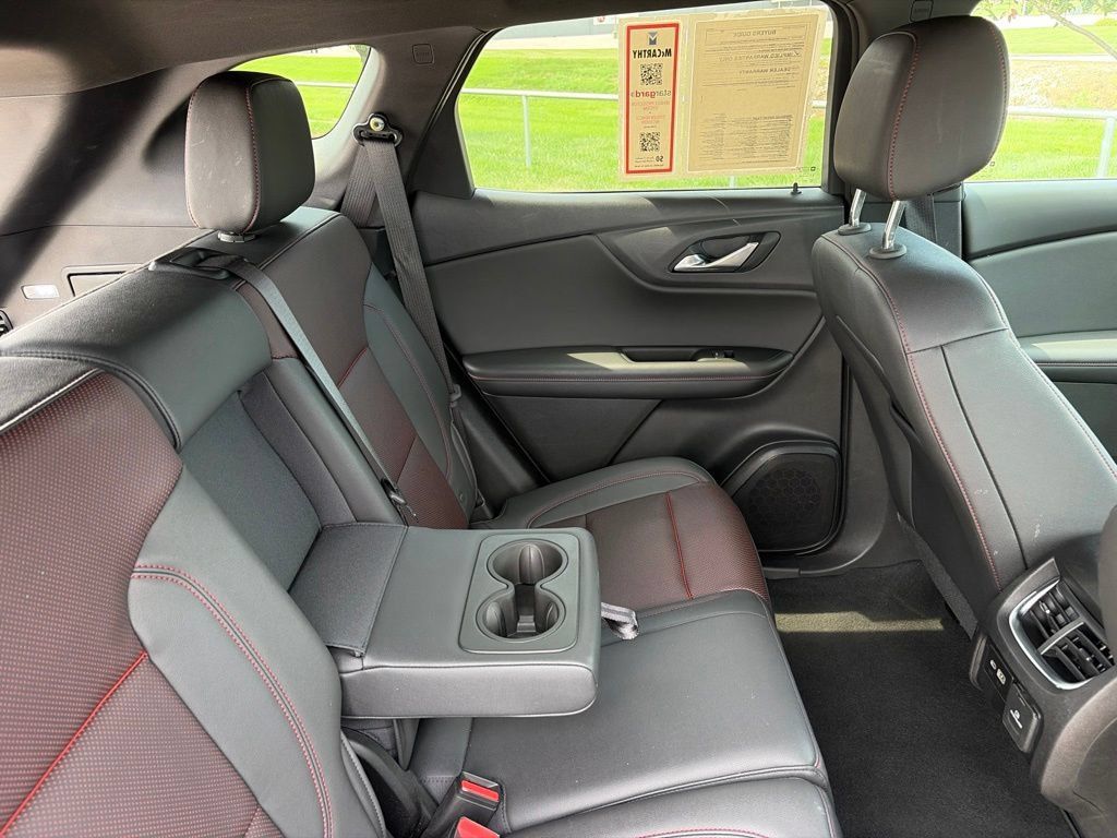 Used 2025 Chevrolet Blazer RS FWD image 37