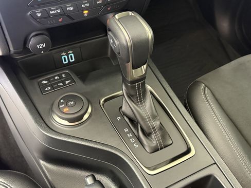 Certified 2022 Ford Ranger Lariat w/ Tremor Off-Road Package image 24