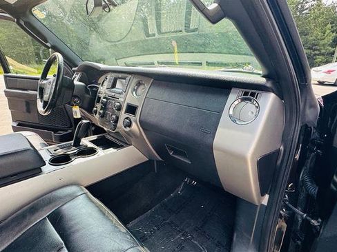 Used 2016 Ford Expedition XLT w/ Equipment Group 201A image 24