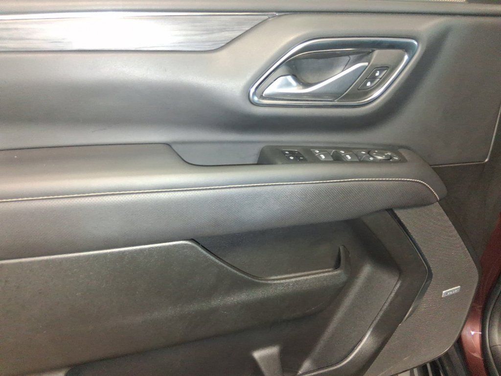 Used 2022 GMC Yukon SLT w/ SLT Luxury Package AWD/4WD image 8