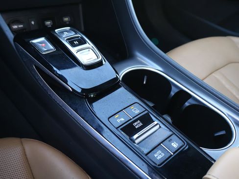 Used 2020 Hyundai Sonata Limited image 24