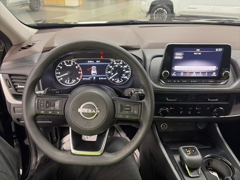Used 2023 Nissan Rogue S AWD/4WD image 16