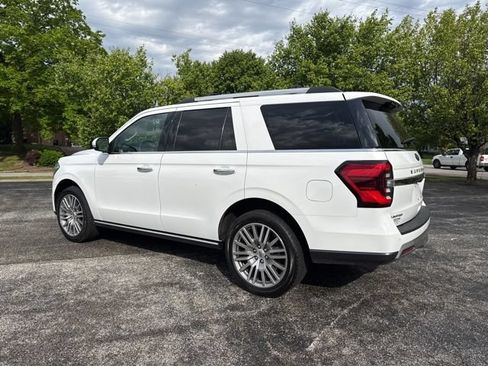 Used 2024 Ford Expedition Limited AWD/4WD image 2
