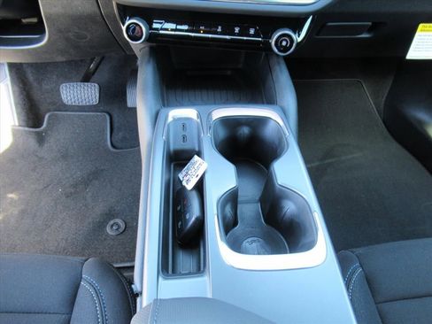 New 2026 Chevrolet Equinox EV LT image 21