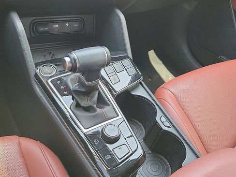 Used 2025 Kia Sportage SX FWD image 16