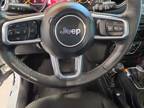 Used 2019 Jeep Wrangler Unlimited Sahara AWD/4WD image 23