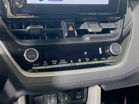 Certified 2023 Toyota Corolla Cross XLE image 15