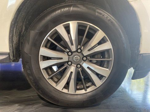Used 2017 Nissan Pathfinder SV AWD/4WD image 8