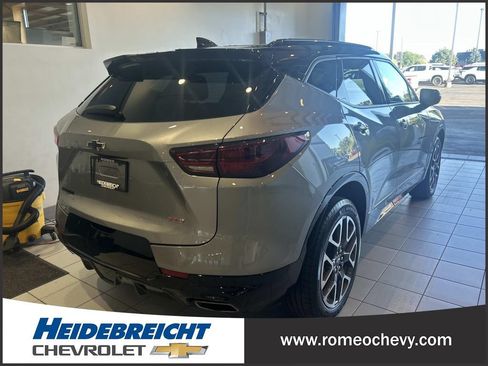 Used 2023 Chevrolet Blazer RS w/ Driver Confidence II Package FWD image 4
