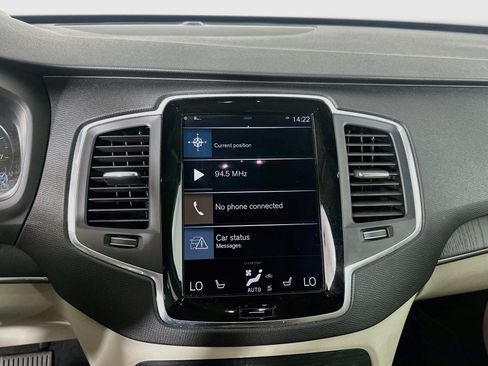 Used 2020 Volvo XC90 T6 Momentum AWD/4WD image 19