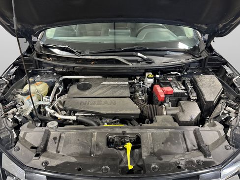 Used 2025 Nissan Rogue SV image 11