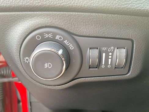 Used 2021 Jeep Compass Latitude w/ Sun and Sound Group FWD image 21